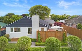 Family-Friendly, Home & Garden, 4Br, By Airport, Free Parking